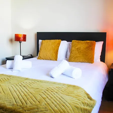 Δωμάτια σε οικογενειακή κατοικία Vieira Natural Pools *