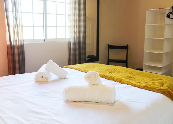 Δωμάτια σε οικογενειακή κατοικία Vieira Natural Pools *